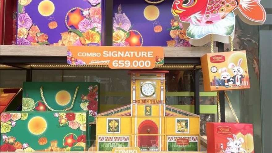 HCM City’s mooncake market heats up ahead of Mid-Autumn Festival